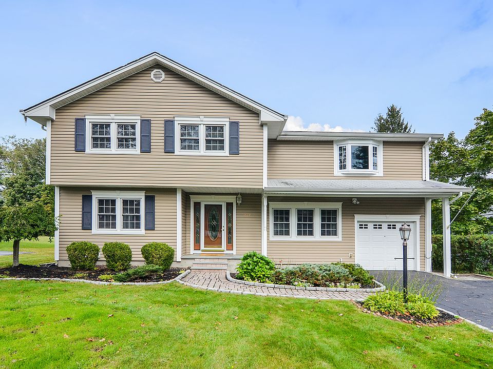 1st image of 842 Heritage Ct