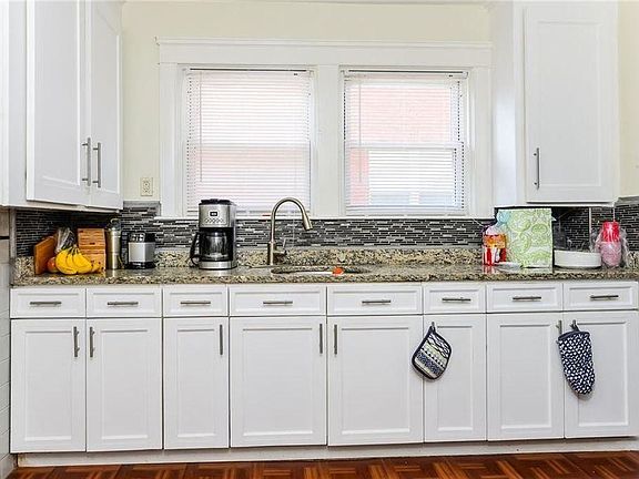 5th image of 17 Pembroke Ave Floor 2