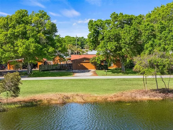 1045 33rd Ave SW, Vero Beach, FL 32968