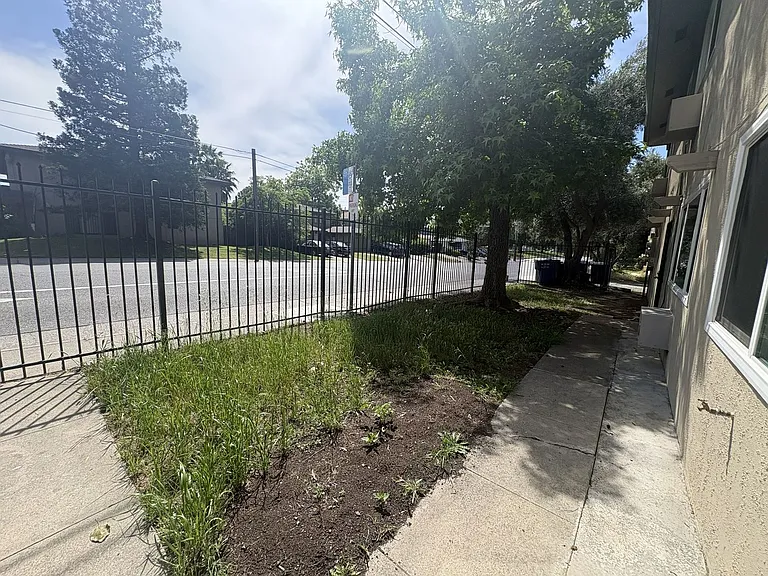 901 Carro Dr #3 — Photo 4