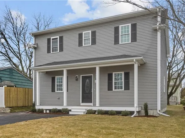 102 Ames St, Pawtucket, RI 02861