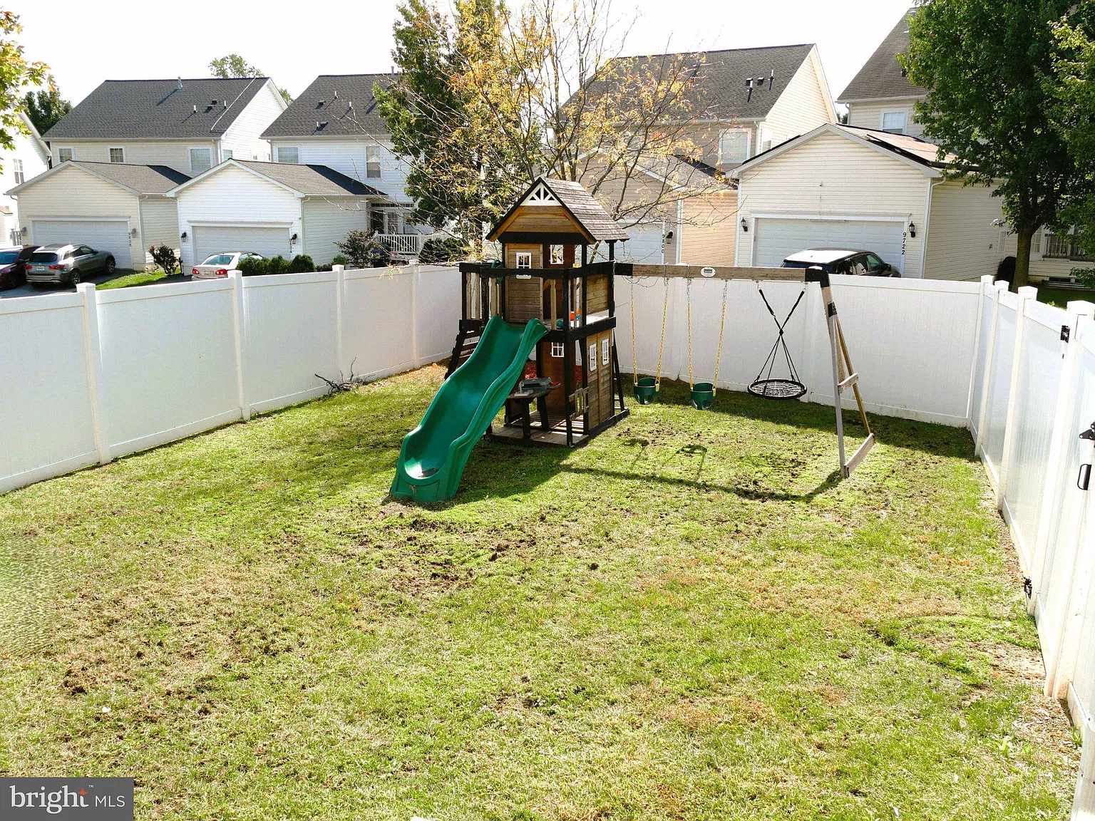 4 bed, 3.5 bath, 4951 sqft, $4,500 — Photo 3