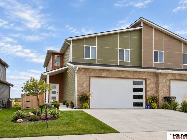 256 N 105th St, Lincoln, NE 68527