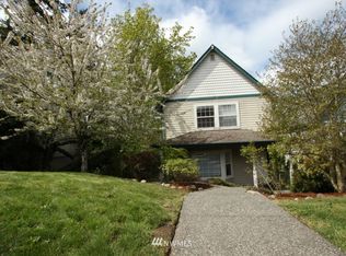 128 S 41st St, Bellingham, WA 98229