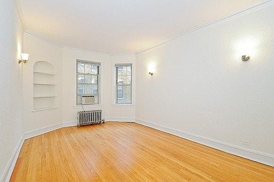 5th image of 1637 1/2 W Fargo Ave APT 2A