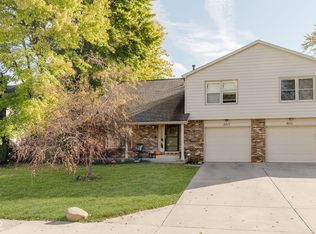 9017 Cinnebar Dr, Indianapolis, IN 46268