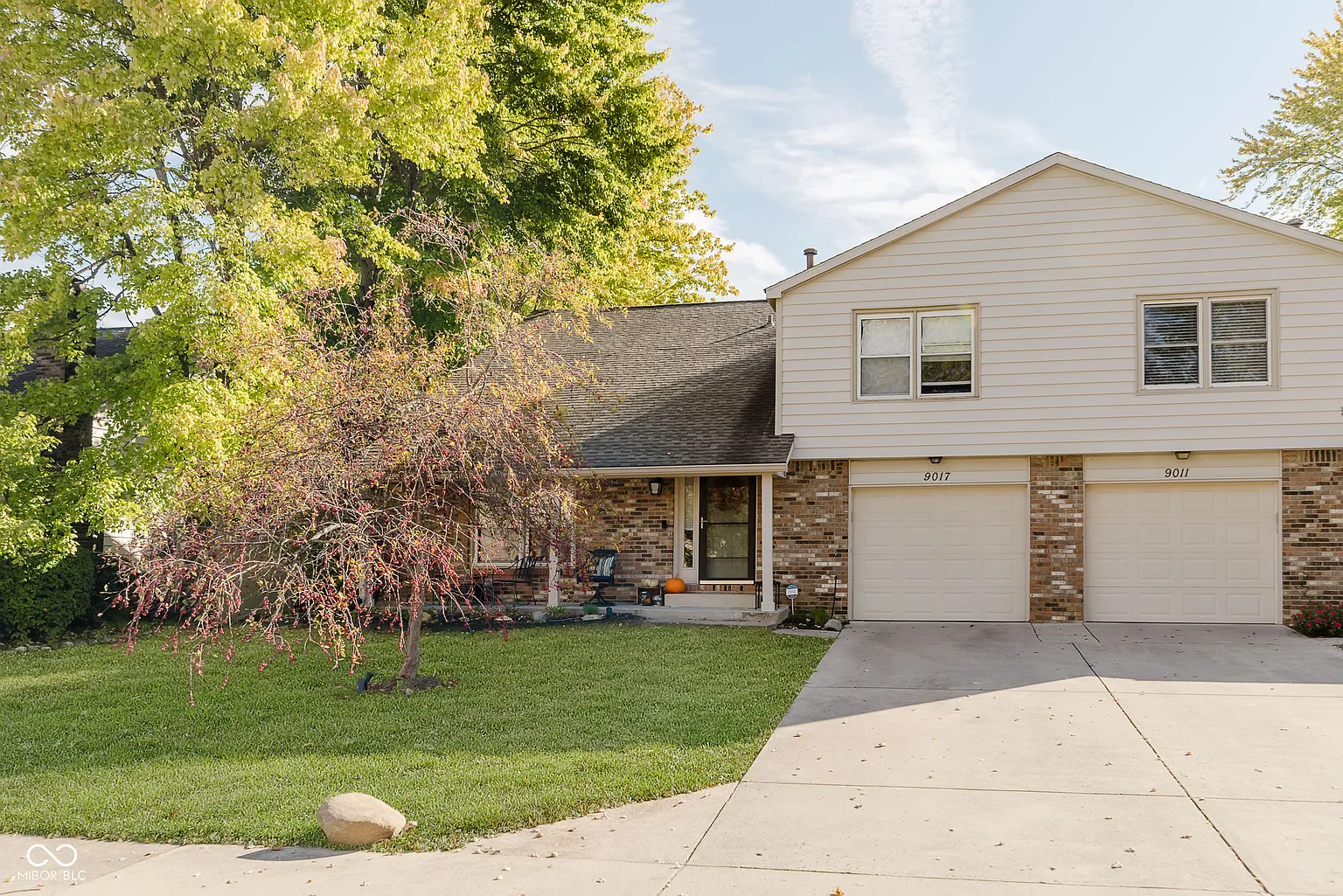 9017 Cinnebar Dr photo 1