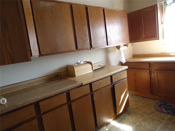 4th image of 518 N Long St