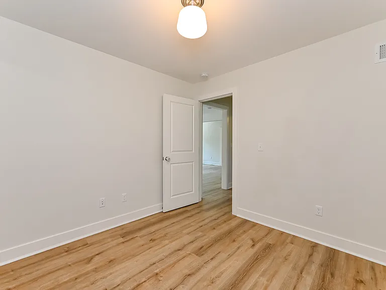 267 Sunnyside Rd — Photo 16