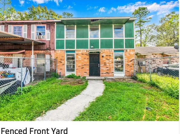 9734 Farragut St, Houston, TX 77078