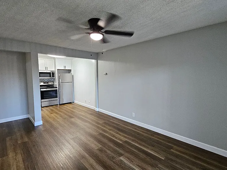 PARKWEST APARTMENTS — Photo 4
