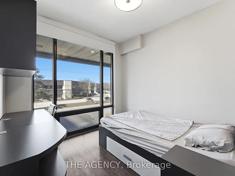 330 Phillip St — Photo 8