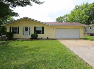 25 Christine Dr, Saint Peters, MO 63376
