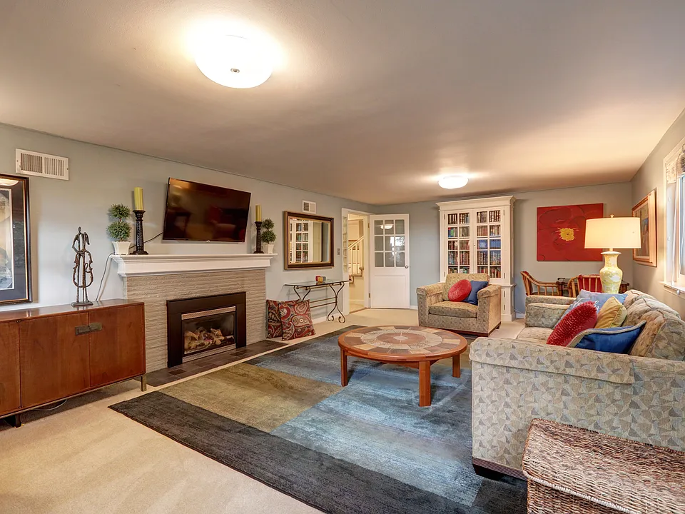 2454 36th Ave W #1