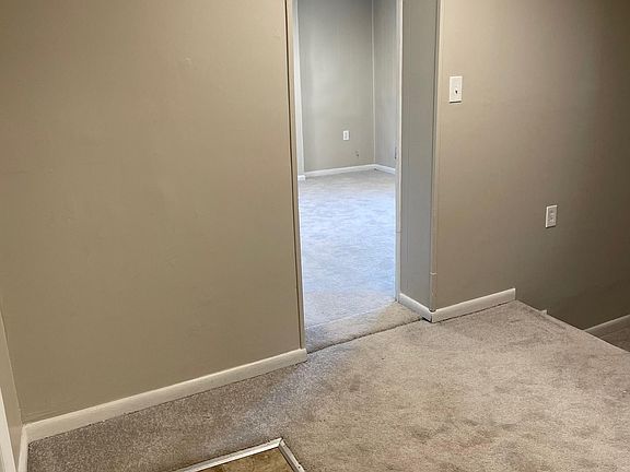 4th image of 565 Montgomery St #2