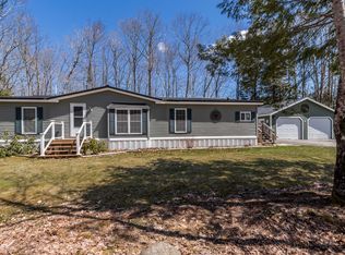 9 Blueberry Ln, Wales, ME 04280