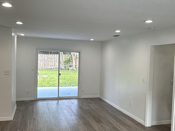 5th image of 2102 BURPEE Drive