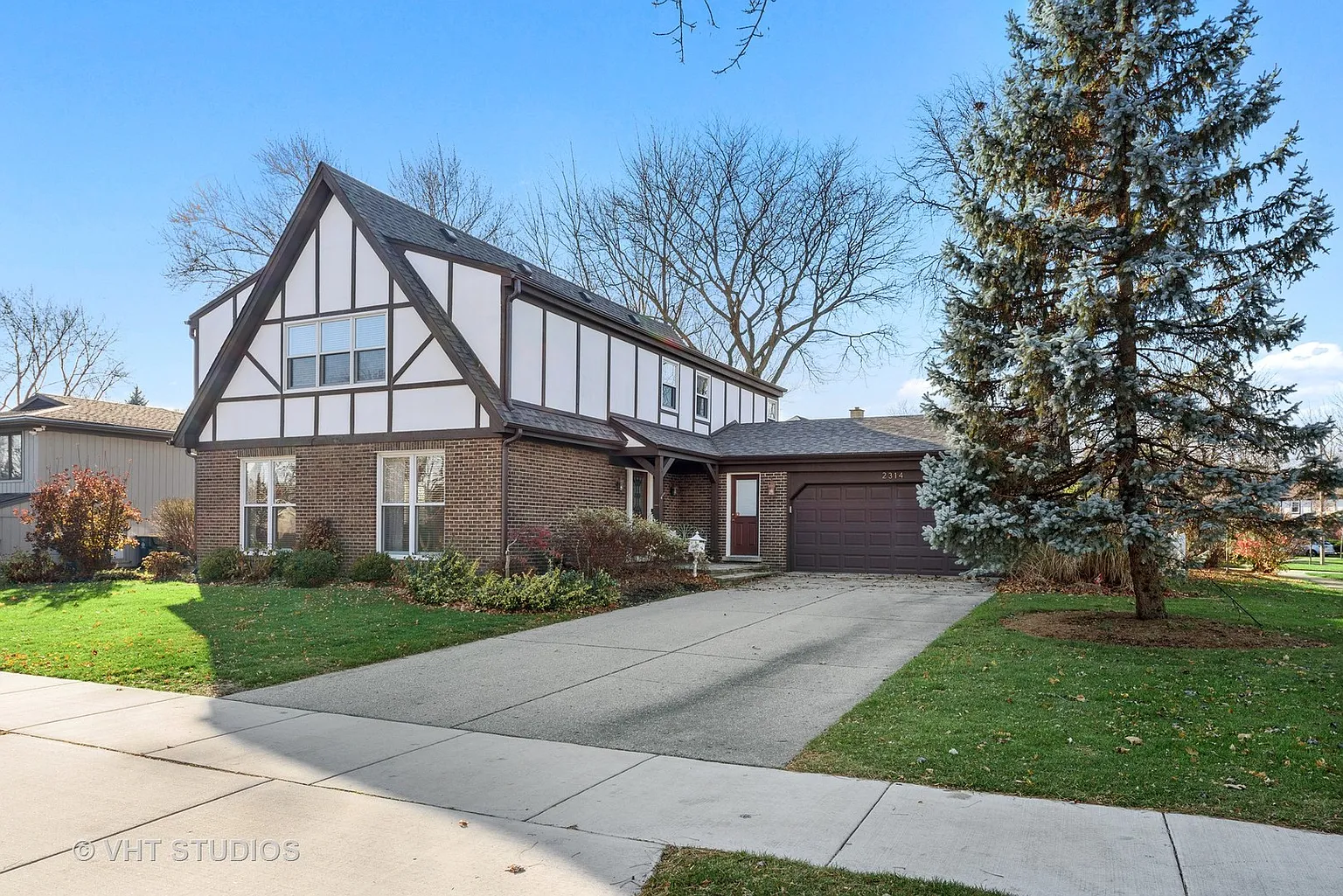 2314 N Brighton Pl photo 1