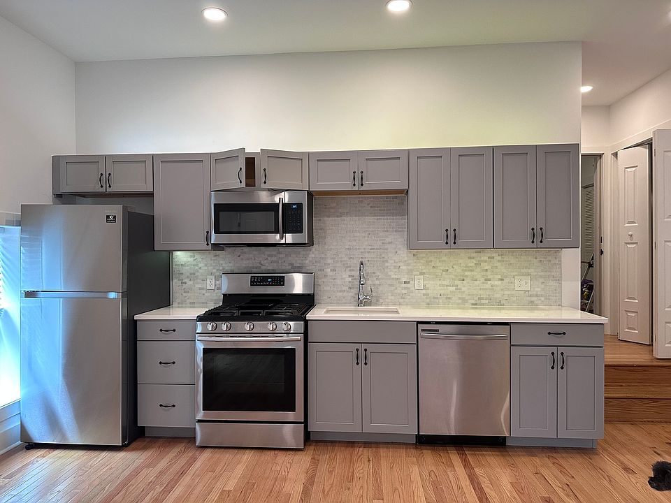 1st image of 95 Troup St APT 8