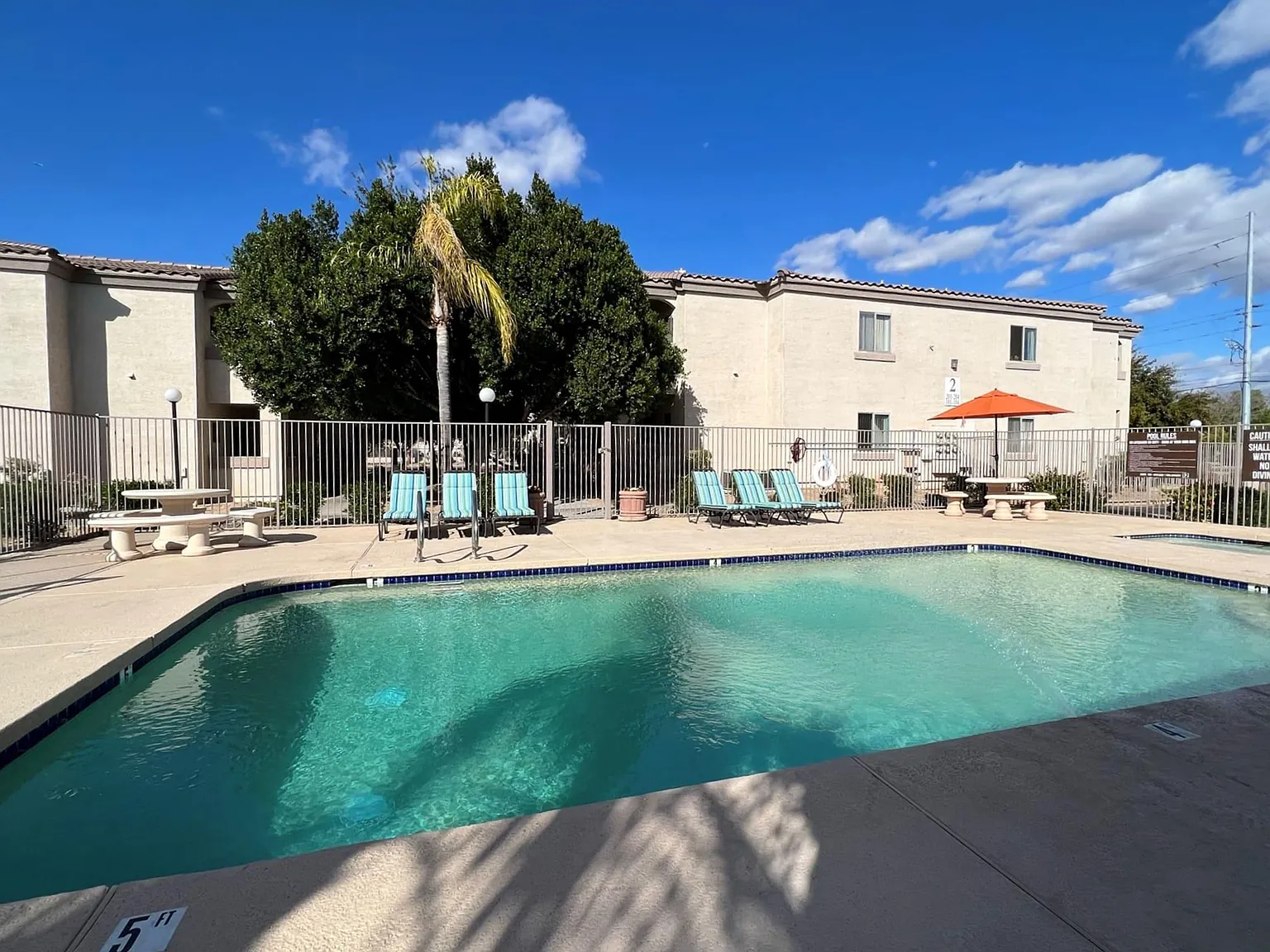 Deer Valley Regency Apartments — Photo 1