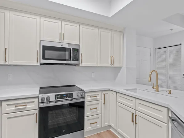 720 S Sapodilla Avenue #106, West Palm Beach, FL 33401