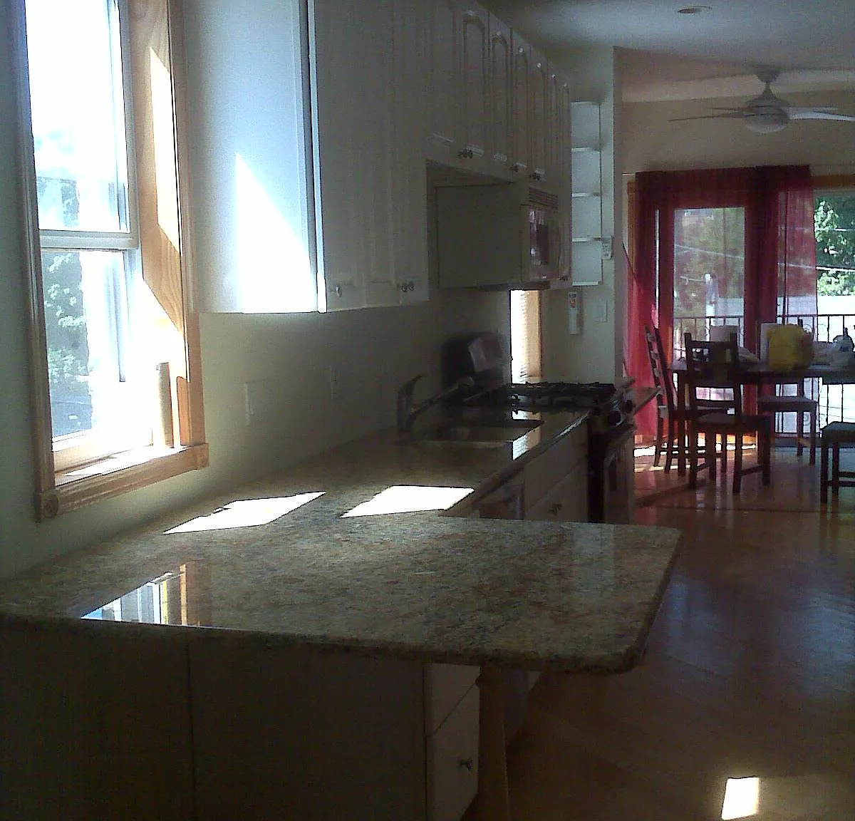 3 bed, 1400 sqft, $4,200 — Photo 1