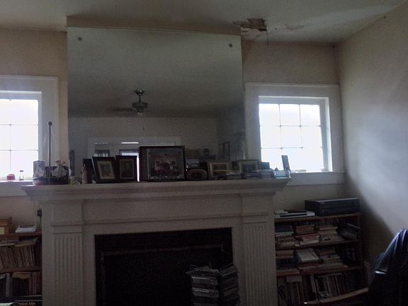 5th image of 218 S Jackson St