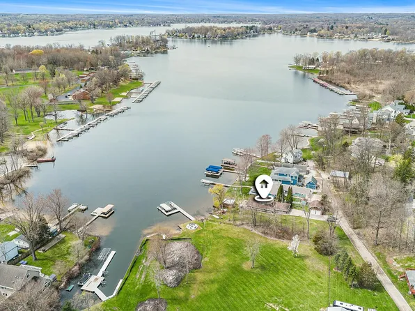 8750 Shore Dr, Watervliet, MI 49098