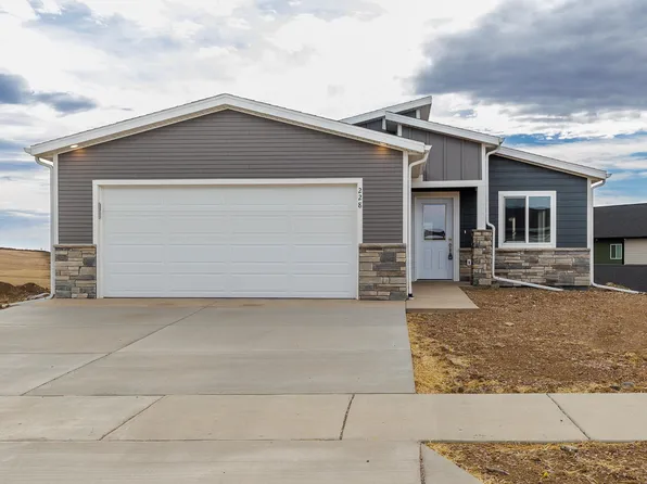 228 N Valley Dr, Rapid City, SD 57703