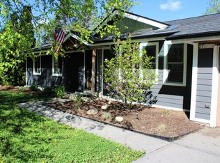 630 Coventry Ln, Hartland, WI 53029