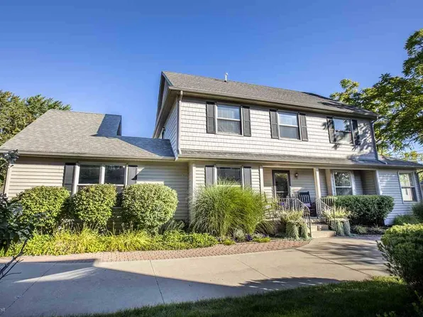 41293 Conger Bay Dr, Harrison Township, MI 48045