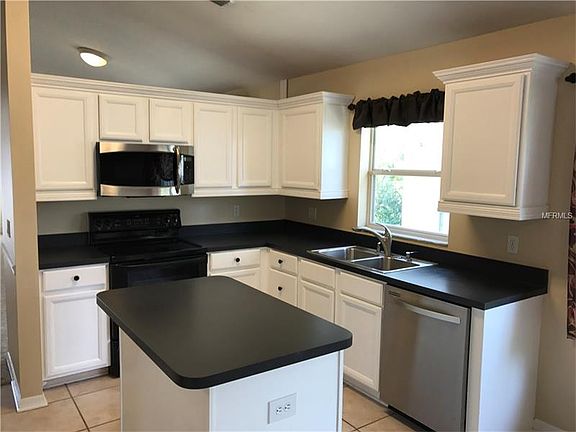 3rd image of 4997 Hook Hollow Cir