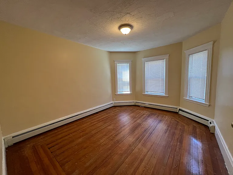 225 Holland St #3 — Photo 8