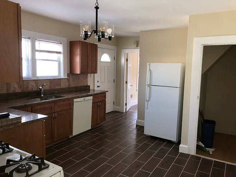 11 Andrew St #2 — Photo 12