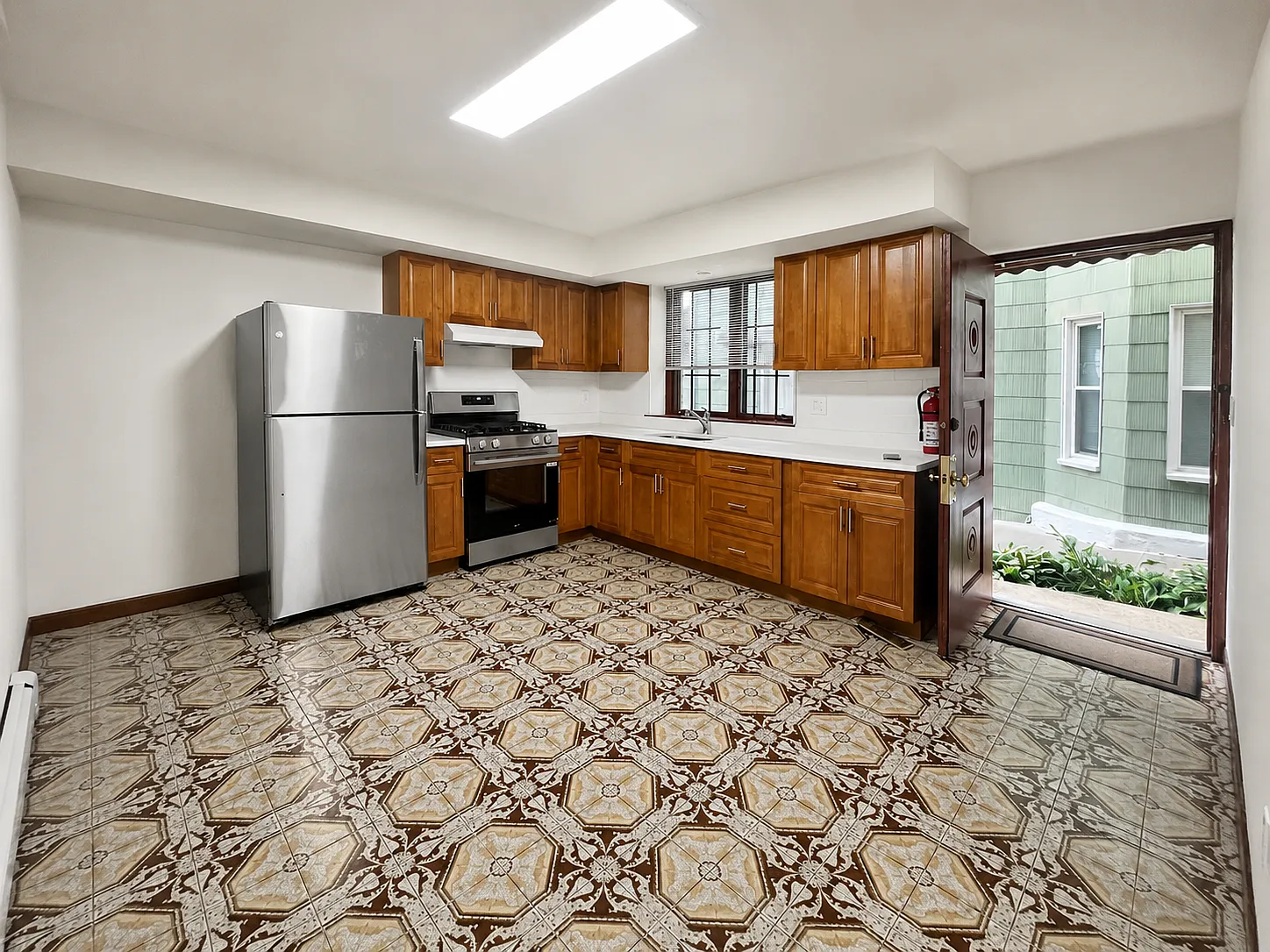 2 bed, $2,350 — Photo 3