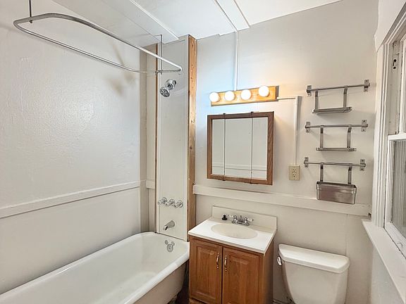 5th image of 2703 E Union St APT F