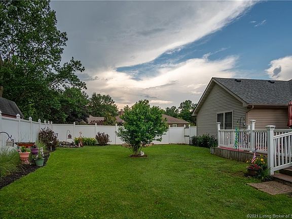 4th image of 2410 S College Hills Dr