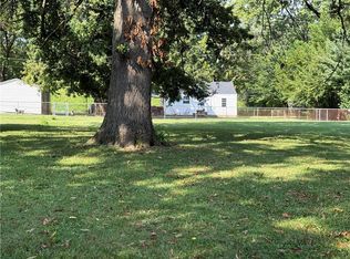 Ferndale Ave, Tilton, IL 61833