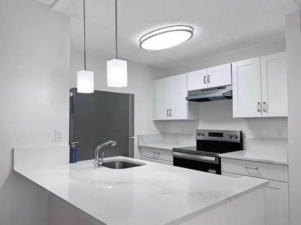 604 Meadows Circle #604, Boynton Beach, FL 33436