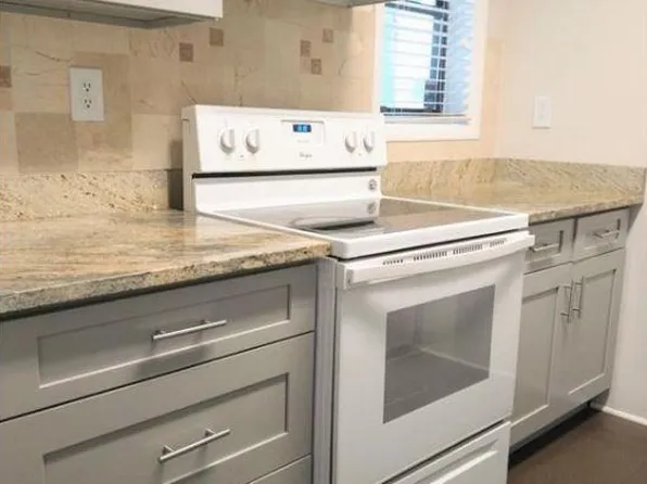 9400 Roberts Dr Unit 2C, Atlanta, GA 30350