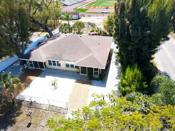 2100 Bay St #2100