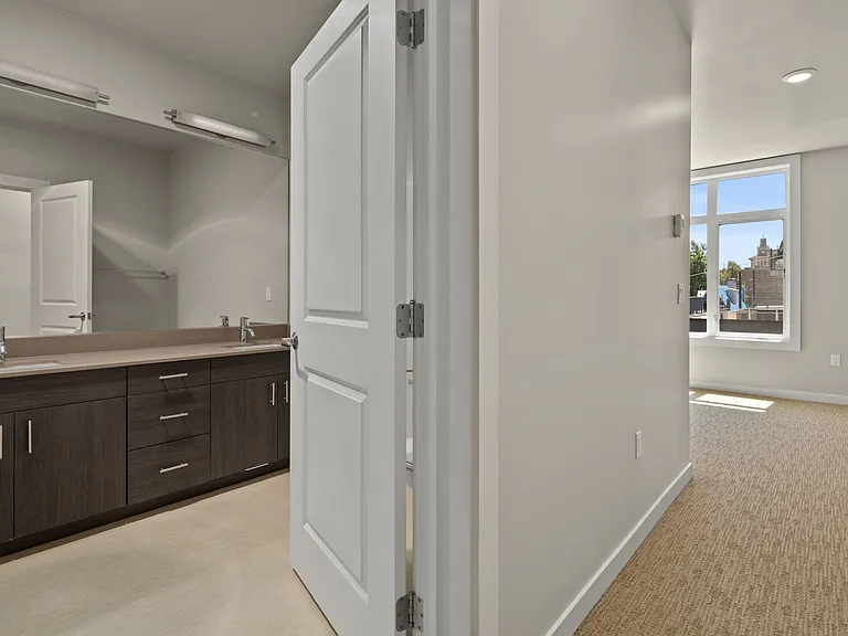 Evolve Apartments — Photo 15