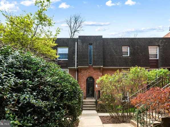 4000 Gypsy Ln Unit 242, Philadelphia, PA 19129