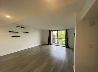 8025 SW 107th Ave APT 323, Miami, FL 33173