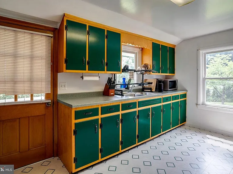 14 Elizabeth St #1 — Photo 9