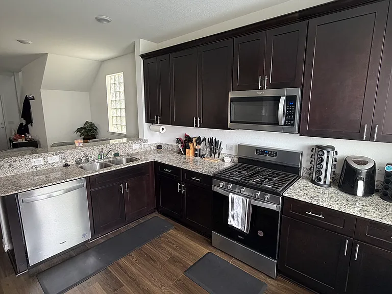 10110 Clearwick St — Photo 15