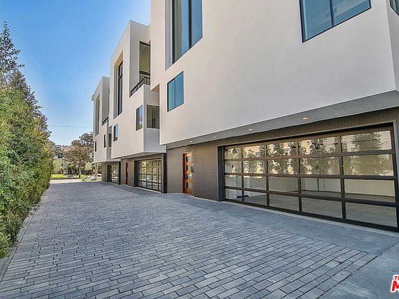4th image of 421 N Van Ness Ave #3