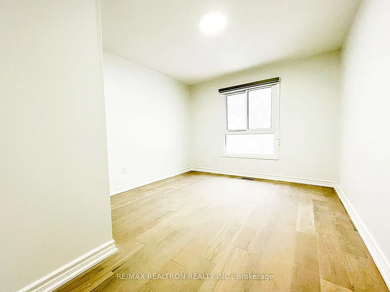 47 Cheeseman Dr — Photo 20