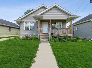 504 C Ave NW, Cedar Rapids, IA 52405