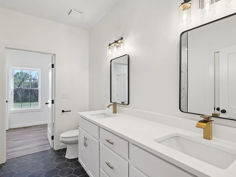 192 Amos Cir — Photo 10